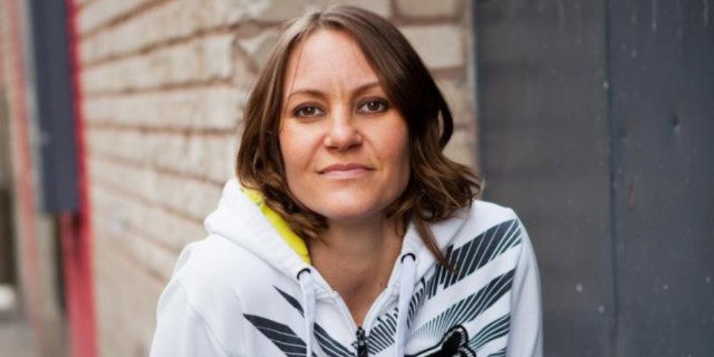 Finnish Ice Diver Johanna Nordblad sets under-ice horizontal dive record