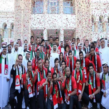 Mohammed bin Rashid receives champions of Gulf Cup
