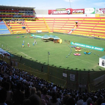 View of the field of the Cuscatlán Stadium, at an Assembly of Jehovah's Witnesses.