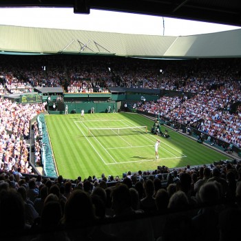 Tim Henman vs Jarkko Nieminen on Centre Court at Wimbledon