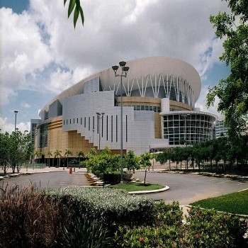 The Choliseo from the parking lot in the northeast, 2007