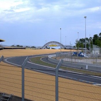 The area before the Dunlop bridge, modified for 2006
