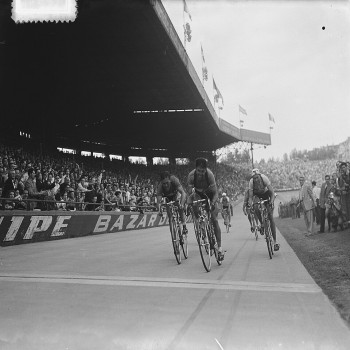 Finish line of the 1952 Tour de France at the Parc des Princes.