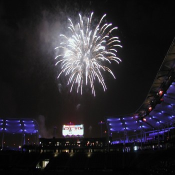 Home Depot center - 2004 season opening post-game fireworks