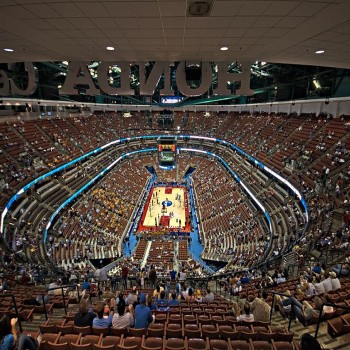 Honda Center in its basketball configuration before an NCAA basketball game