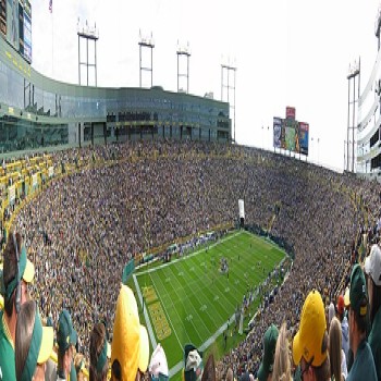 panorama of Lambeau Field in October 2004 during a game versus the New York Giants