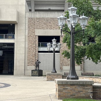 Knute Rockne statue