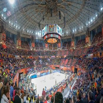 Panoramic view of the Fernando Buesa Arena during the match between Real Madrid and Fenerbahçe Beko Istanbul