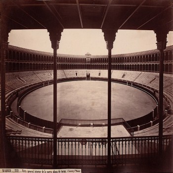 Interior view of the bullring of Fuente del Berro, Madrid, in 1874. Photography by J. Laurent. Copying albumin. Biblioteca Nacional de España.