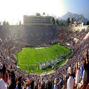 Panorama in October 2004, hosting Arizona