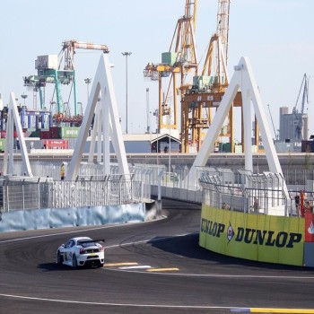 The swing bridge, an important element of the Valencia Street Circuit