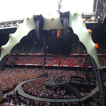 The set for the U2 360° Tour