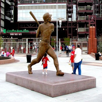 Statue of Mike Schmidt by Zenos Frudakis at Citizens Bank Park