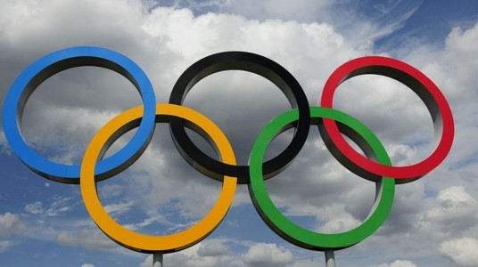 Giant Olympic Rings make a return to Tokyo Bay bringing a ra...