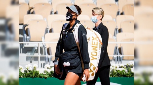 Here's How the Tennis world reacts to Naomi Osaka'...