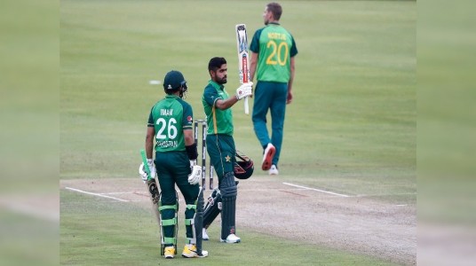 Pakistan crushes South Africa by three wickets in ODI with t...