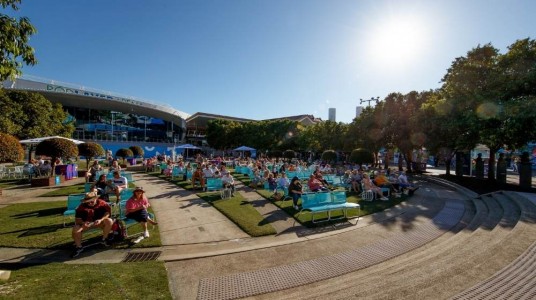 Spectators to be allowed back to Australian Open after state...