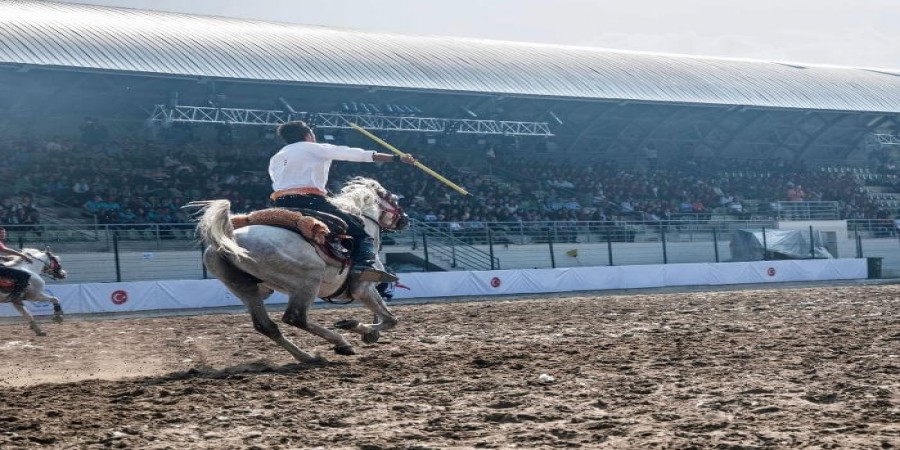 Cirit traditional equestrian sport 