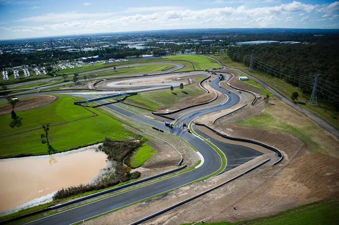 R experience. Sydney Motorsport Park. Пруды Raceway. Sedona Raceway. Ghibli Raceway.